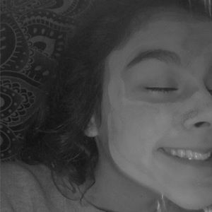 Meet your Posher, Demi